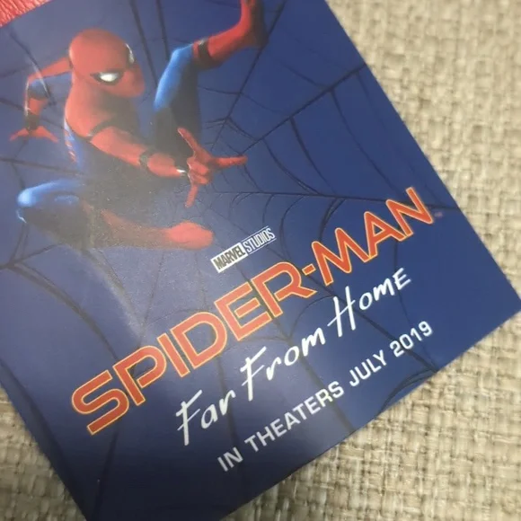 New SPIDERMAN UNITED AIRLINES Business First Class Amenity Kit Bag Unopened - Picture 2 of 7